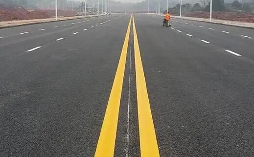 蘇州市政道路標(biāo)線每米成本價(jià)多少錢？江蘇中穎價(jià)格合理