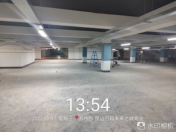 中穎工程昆山停車場劃線施工。