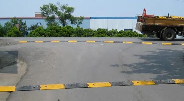 蘇州道路劃線單位分析，蘇州公路減速帶有哪幾種類型