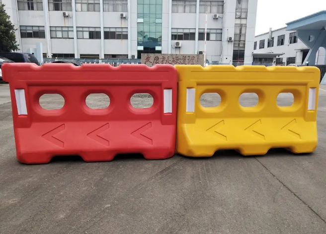 水馬應(yīng)該加多少水？ 一種常見(jiàn)的水貯存工具