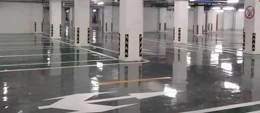 停車位劃線用什么機(jī)器？助您打造秩序停車場(chǎng)！
