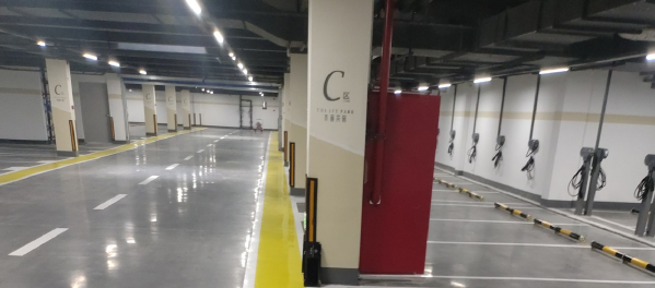 常州小區(qū)停車位劃線廠家？ 選擇江蘇中穎 