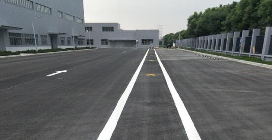 廠區(qū)道路標線設(shè)計要求？廠區(qū)道路標線彰顯安全與效率！