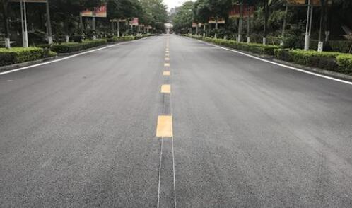 江蘇中穎專業(yè)廠區(qū)道路標(biāo)線設(shè)計(jì)，保障安全高效生產(chǎn)